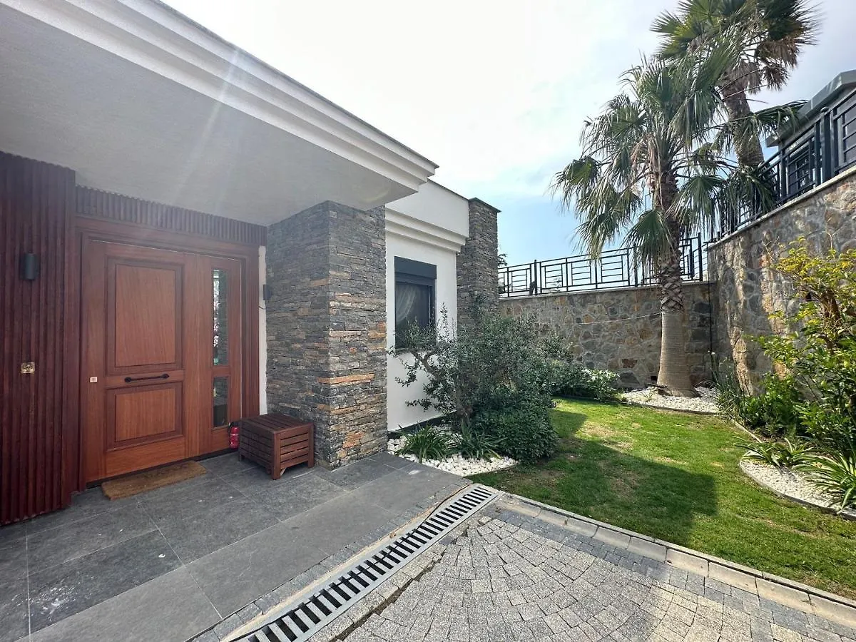 Villa Falcon With Swimming Pool And Great Views In Yalikavak Bodrum